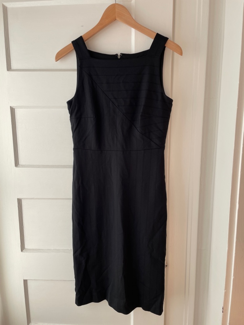 Ann Taylor Black Sleeveless Sheath Midi Dress